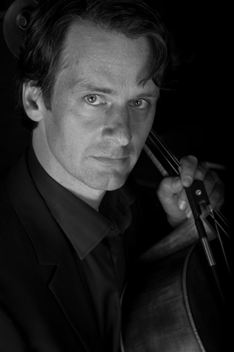 Uriel Stülpnagel mit Cello – persönliche Beratung für Leihinstrumente in Stuttgart